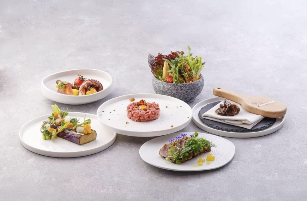 植物依季節以天然的方式種植。