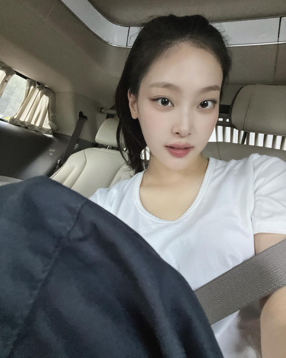 畢業於韓國頂尖的藝術學府韓國藝術綜合學校表演系