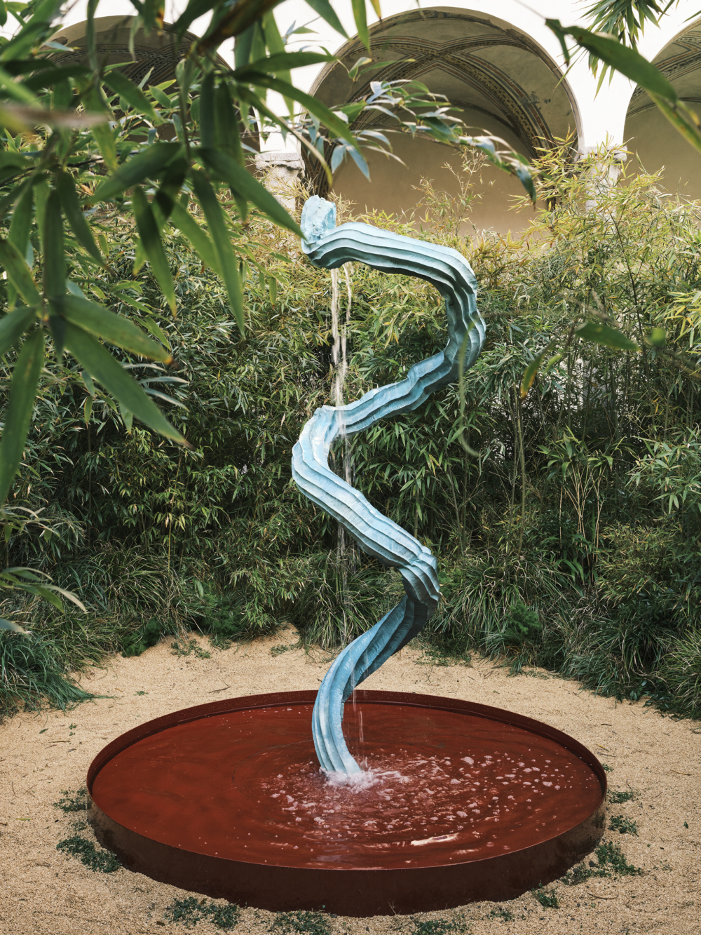 瑞典智利裔藝術家 Anton Alvarez 透過雕塑作品《1802251226》禮讚竹材的天然形態