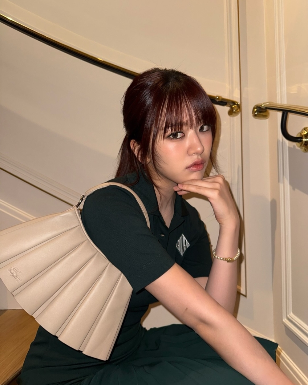 IVE 安兪真黑醋栗紅