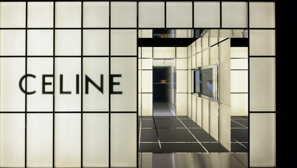 CELINE於4月13日至5月12日推出名為「漆繪」(Maki-e)的期間限定展覽