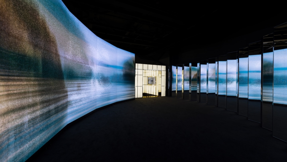 CELINE於4月13日至5月12日推出名為「漆繪」(Maki-e)的期間限定展覽