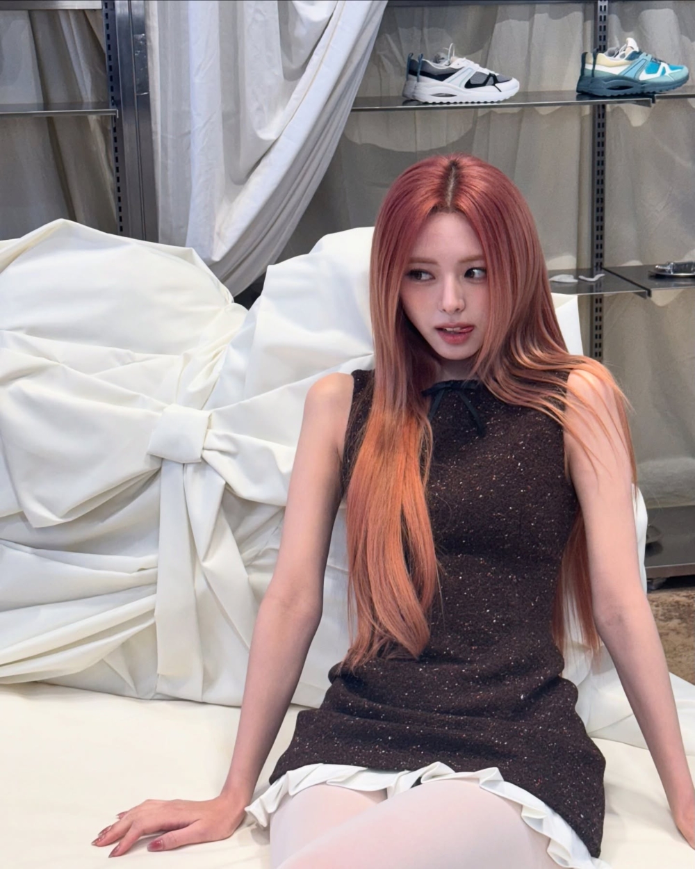 申有娜亮眼橘紅漸層