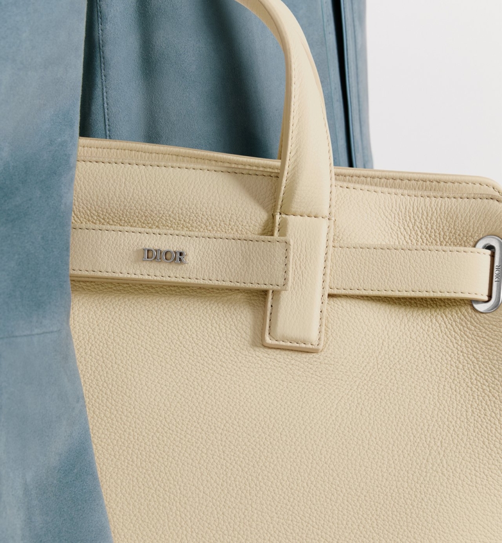 各種精緻細節讓這款配件更顯獨一無二。