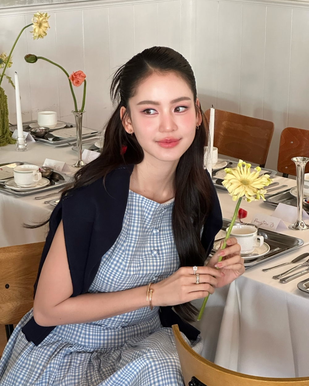許多網友在X和Instagram上分享她的照片,讚美她是「泰國版的張員瑛」