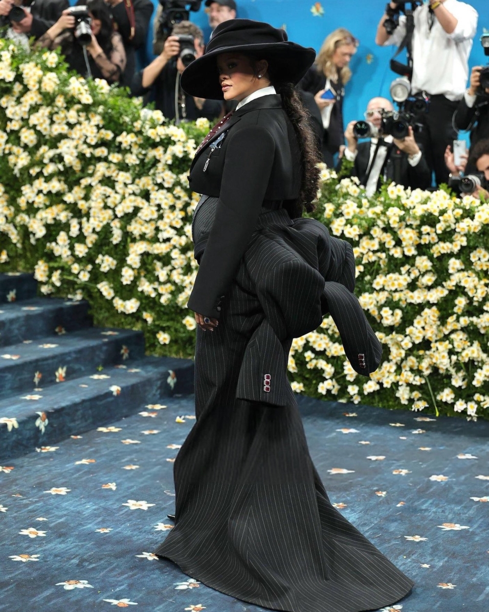 Rihanna親自回應《R9》