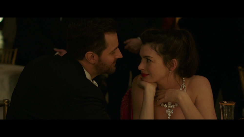 在電影中，Cartier為劇情特別重塑的Toussaint項鍊