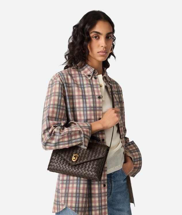 Bottega Veneta推出全新包款Knot Lock