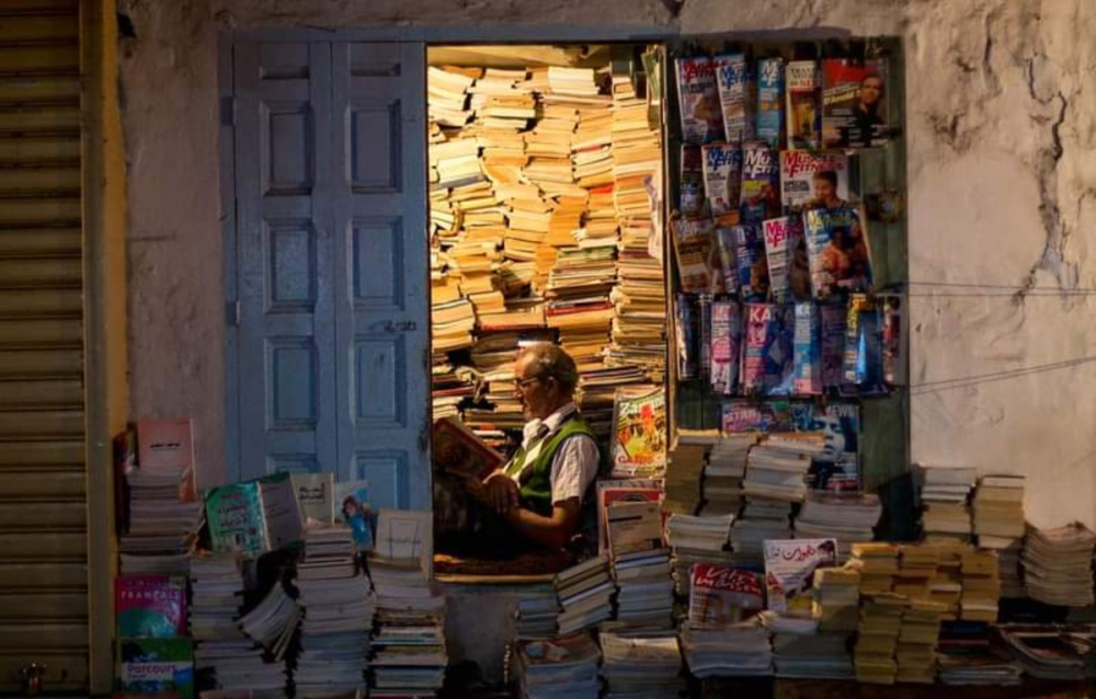 他常說:「我會一直做到每個人都能看書為止。」