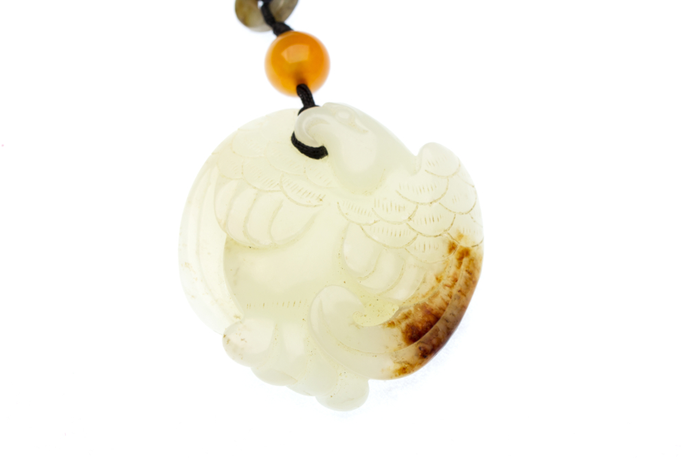 佩戴和田玉雖好處多多，但也有一些和田玉禁忌與講究需注意。