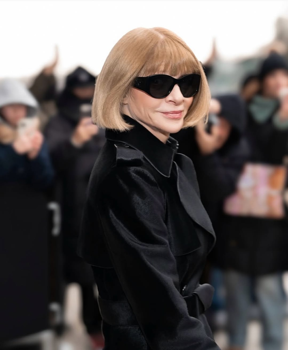 很多人聽到她「卸任主編」，以為她從此退休喝紅酒，其實完全不是