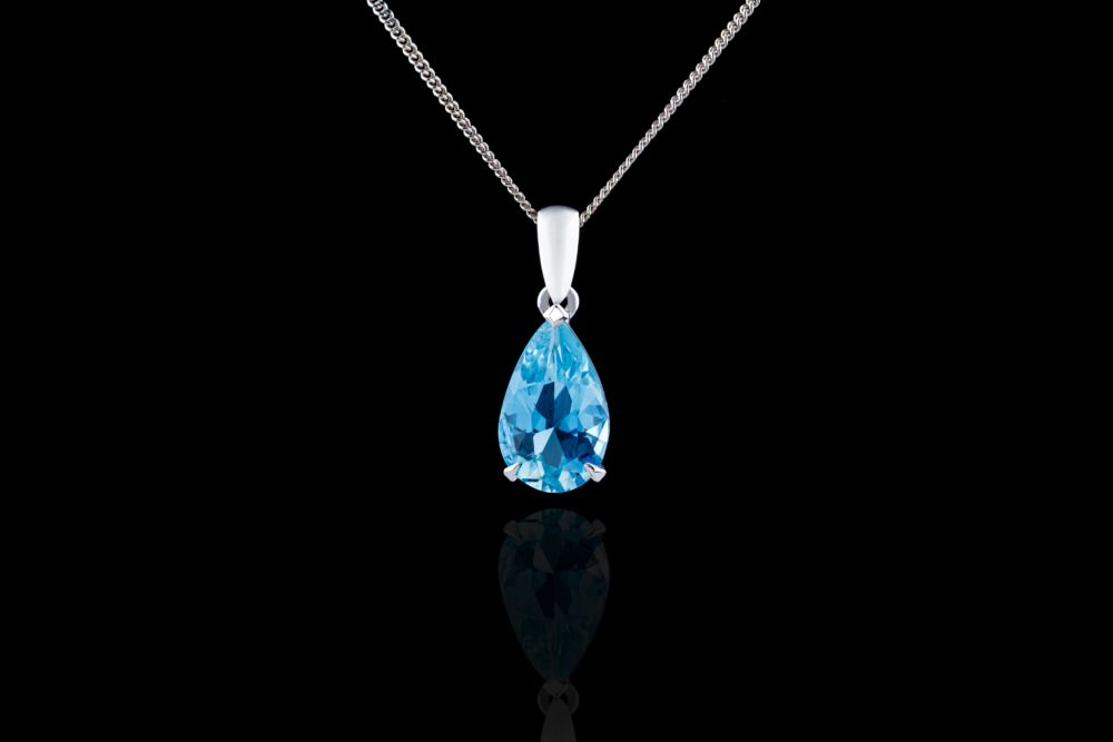 海藍寶的能量溫和穩定，適合大多數人佩戴。