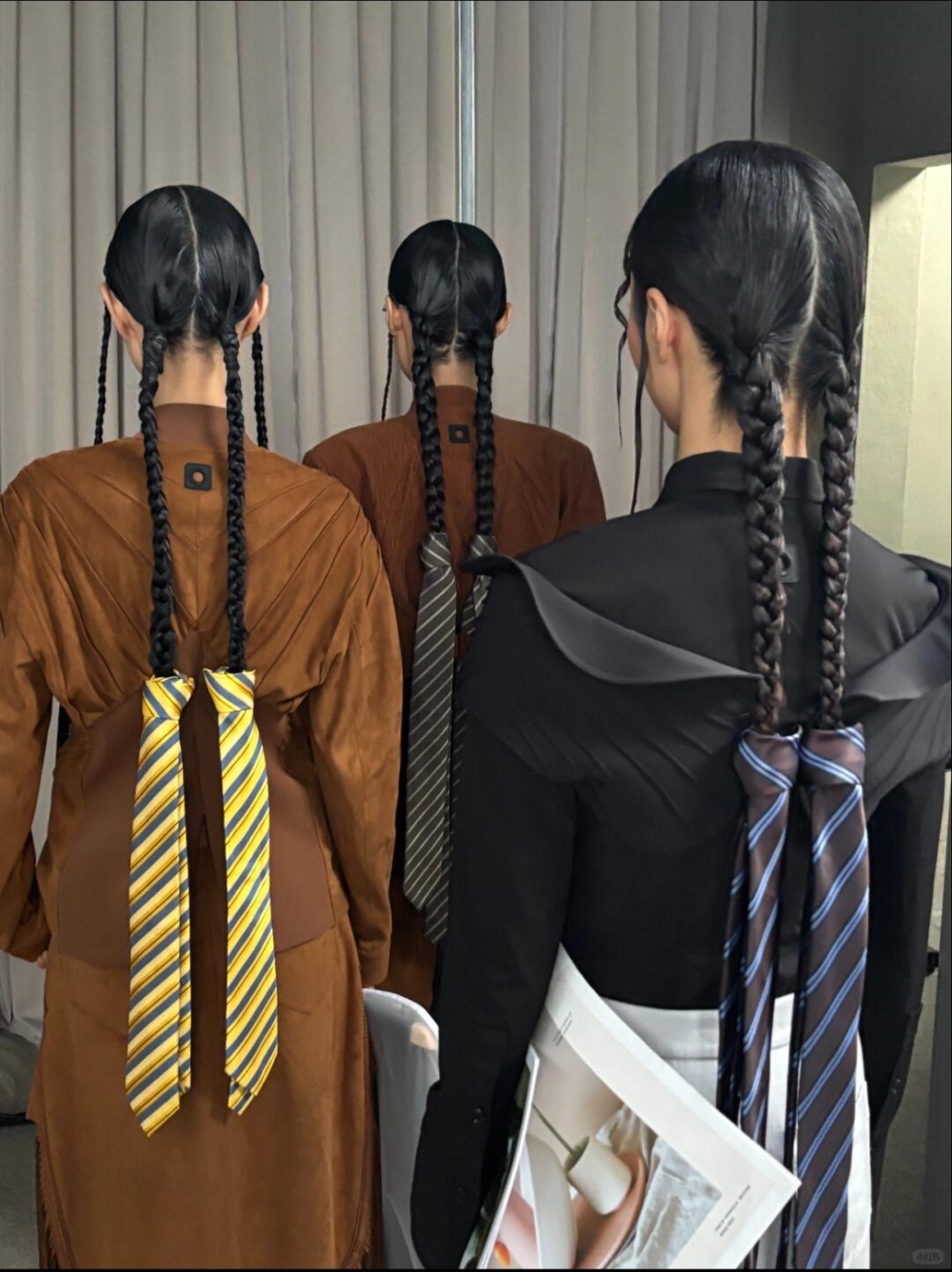這種將領帶「物盡其用」的巧思,不僅展現了個人風格,也為整體造型注入了令人驚艷的藝術氣息
