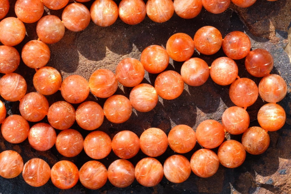 良好的淨化與保養習慣能延長金太陽石的壽命，保持金太陽石的光澤與能量表現