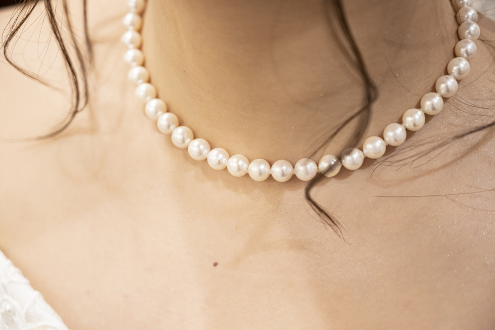 珍珠蘊含來自海洋和月光的溫柔能量，不但是優雅的飾品，也被認為具備多重身心療癒效果。
