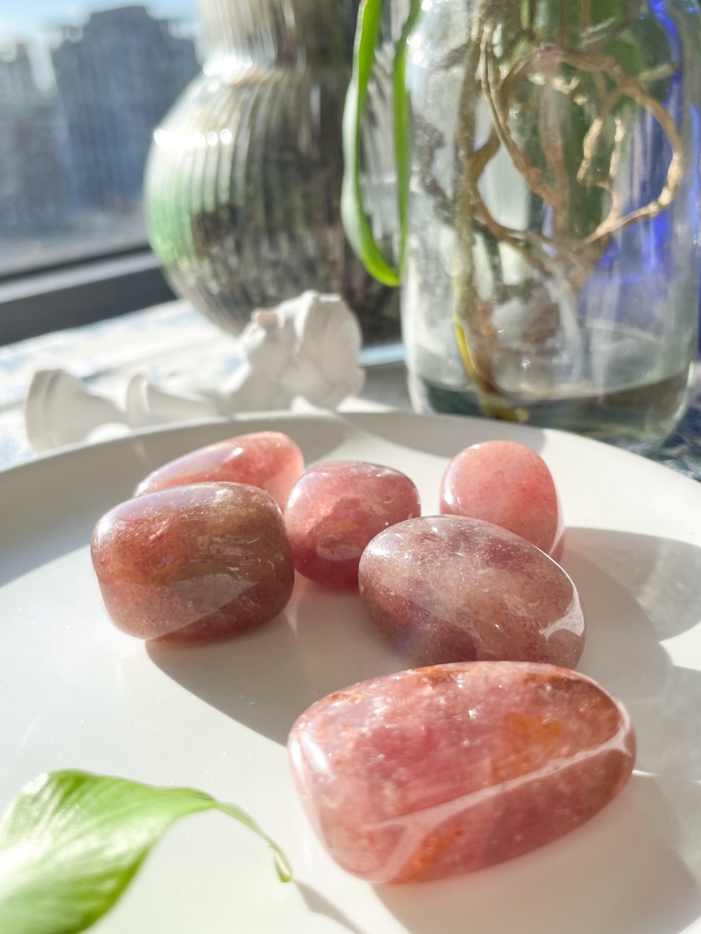 市面上的草莓晶飾品琳瑯滿目，我們該如何挑選適合自己的那一種？