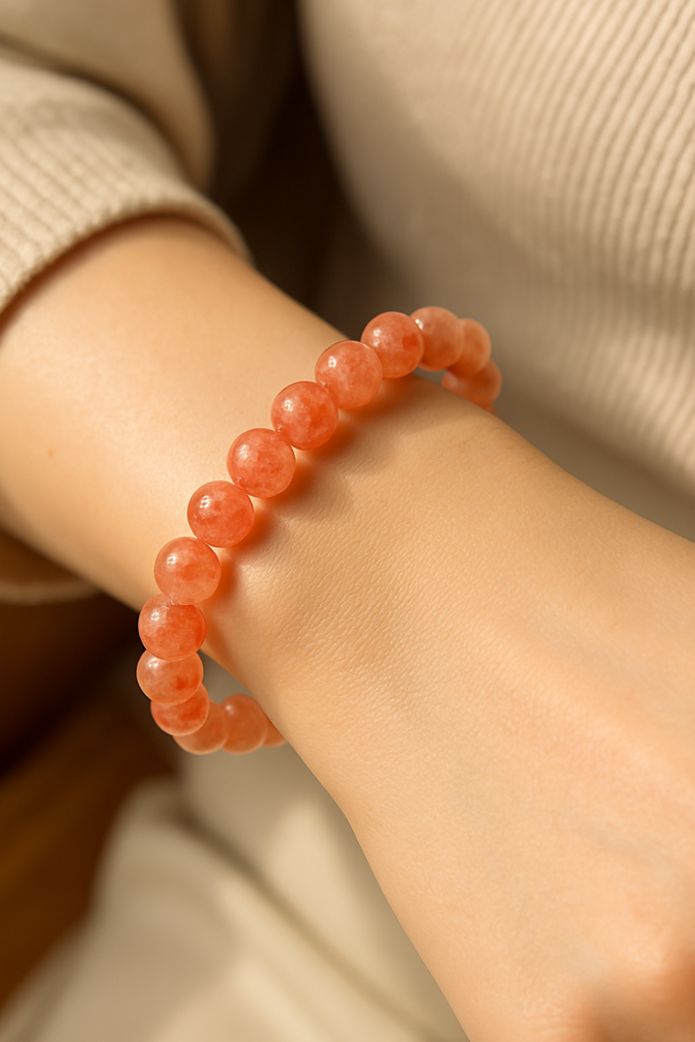 太陽石佩戴左手吸收能量,穩定情緒;佩戴右手釋放能量,展現行動力。