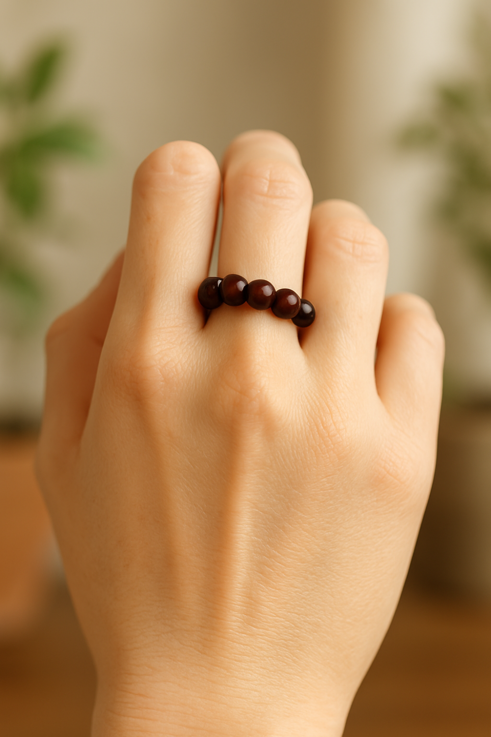 小葉紫檀沒有固定的佩戴規則,可根據需求、情境和個人喜好自由選擇。