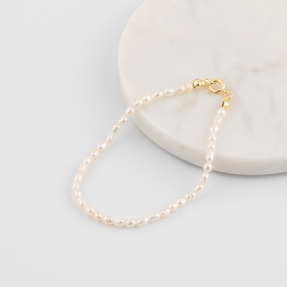 珍珠優雅百搭，適合多種風格和場合，但不同人群佩戴時呈現的效果各有不同。