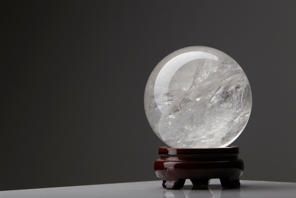 白水晶除了佩戴使用,也非常適合擺放在空間中作為風水擺件,協助淨化磁場、提升能量流動。