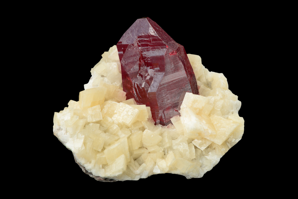 硃砂在古代常用於鎮宅、製作護符及宗教儀式中