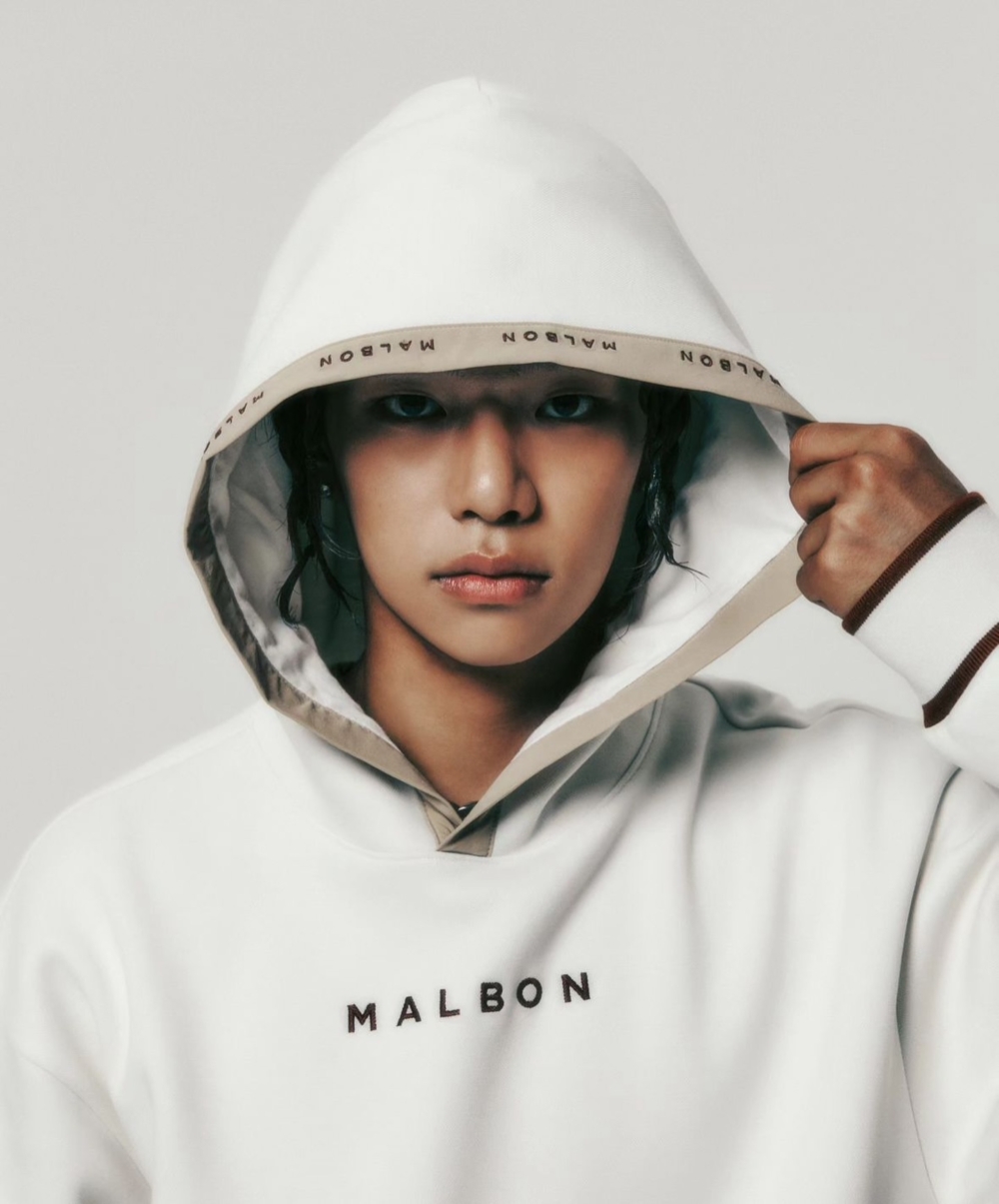 出道前，Tarzzan 以模特與舞者身份活動