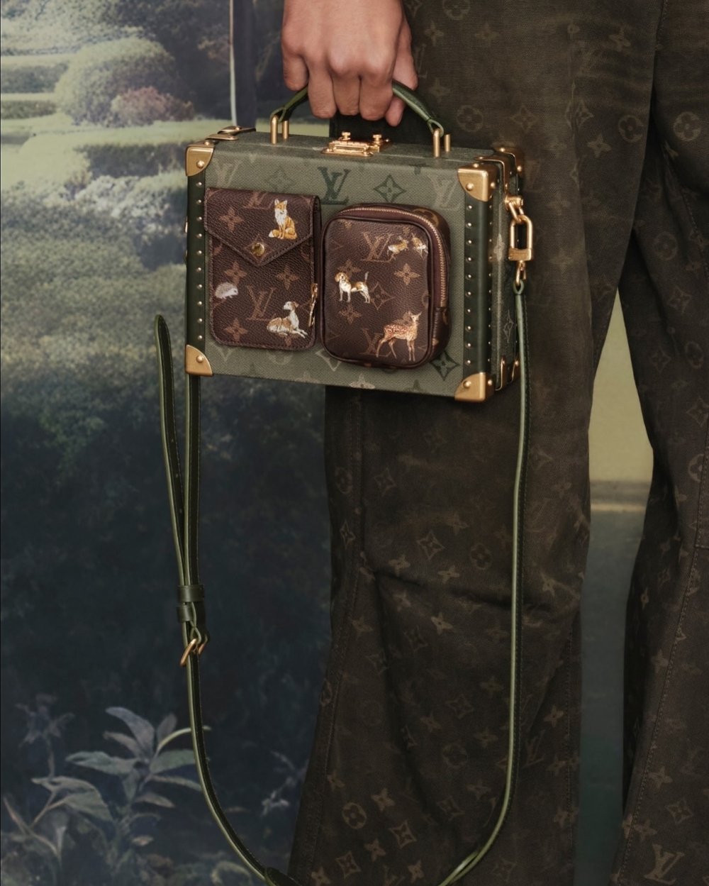 多款包袋與配件也點綴了英國鄉間常見的狐狸圖案