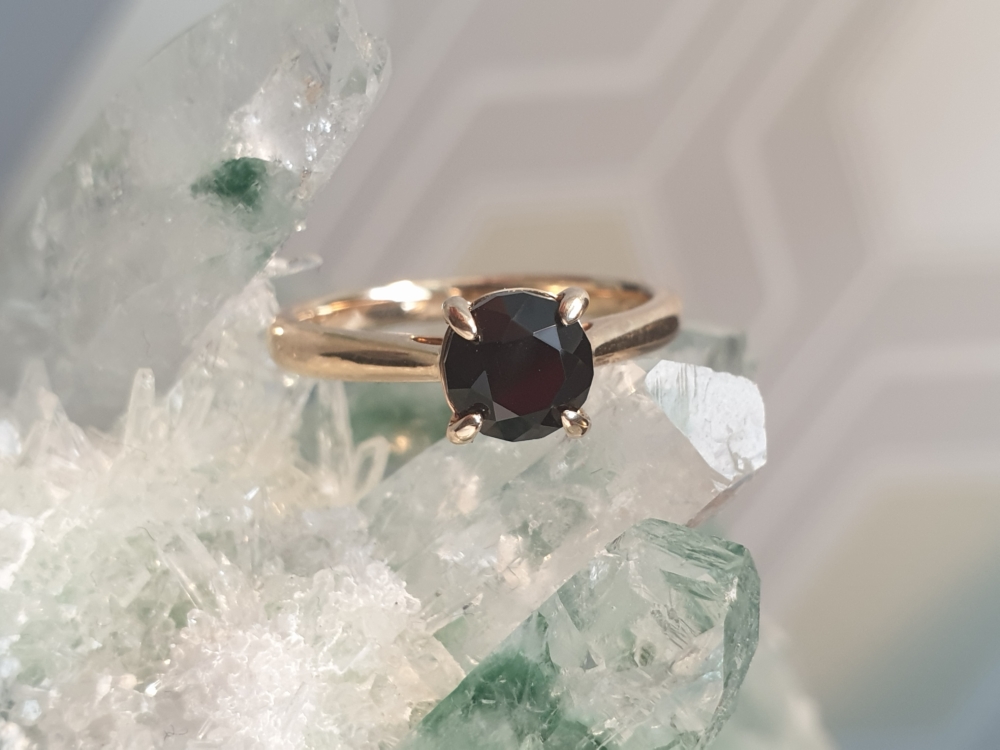 尖晶石能量溫和但佩戴時仍需遵守禁忌