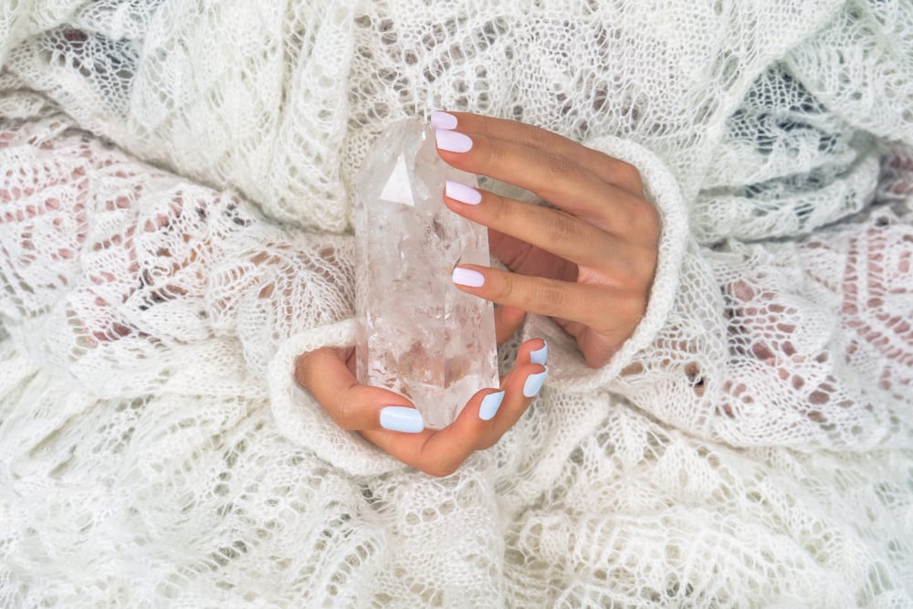 白水晶以純淨穩定的能量深受喜愛，特別適合在日常生活中調整氣場、平衡情緒。