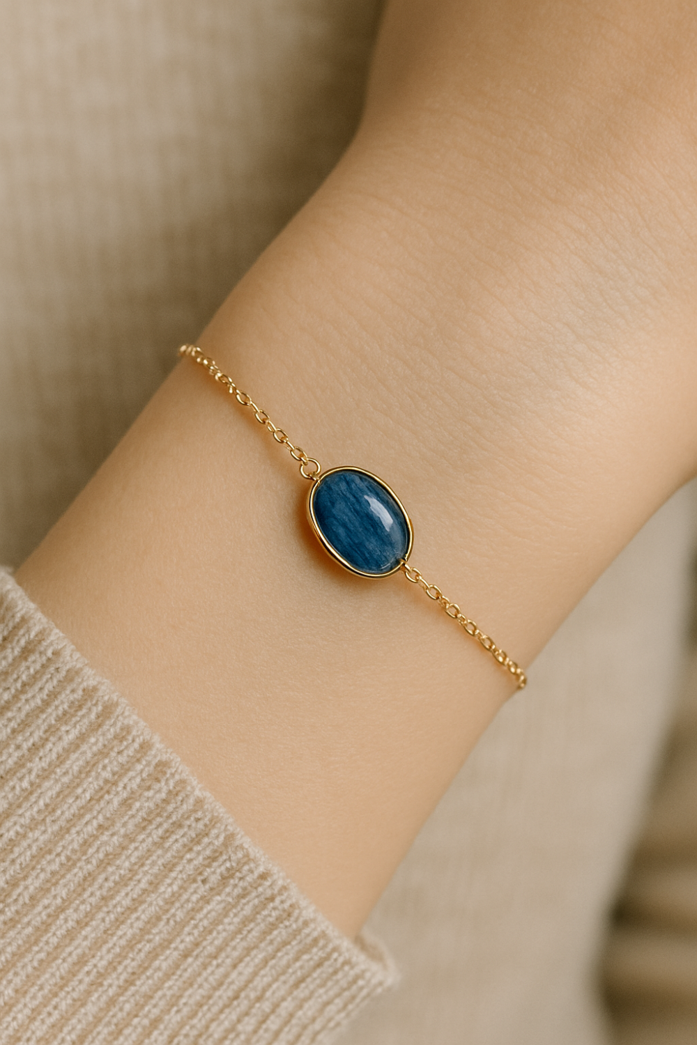 藍晶石特別適合風象和水象星座,能幫助穩定能量和提升內在連結~