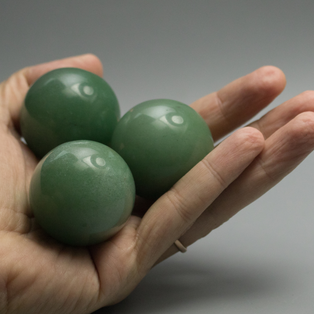 對初學者而言,如何辨別東陵玉真假並選購到貨真價實的產品非常重要。