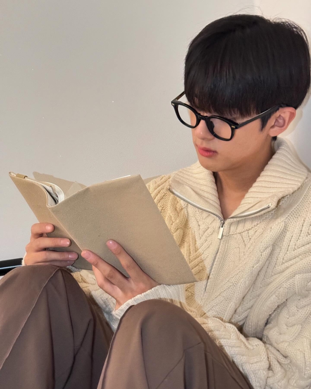 2020年正式加入音樂節目《The Show》成為固定MC，培養直播口條與臨場反應