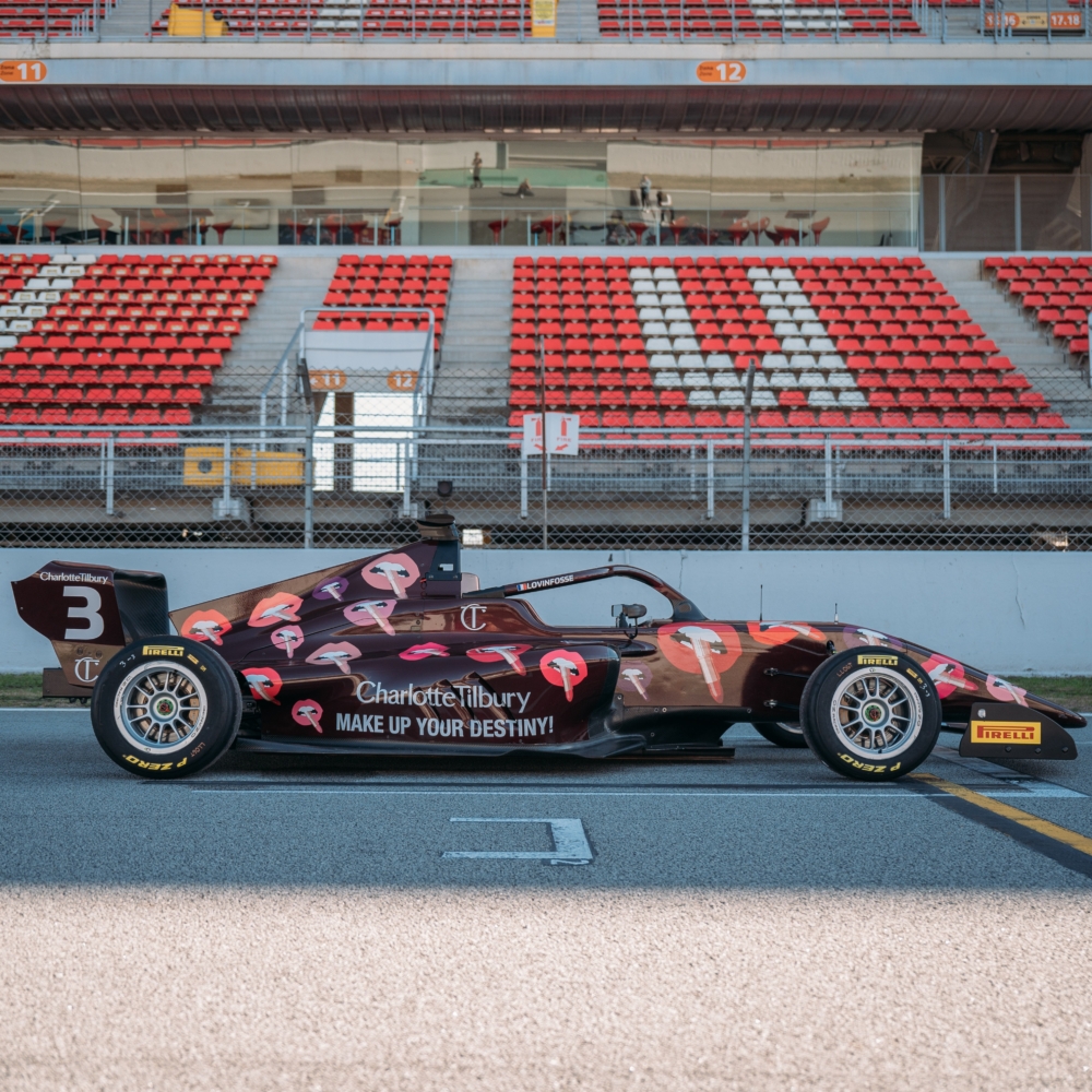 F1 Academy 也要求所有 F1 車隊都必須支持並塗裝其贊助的賽車