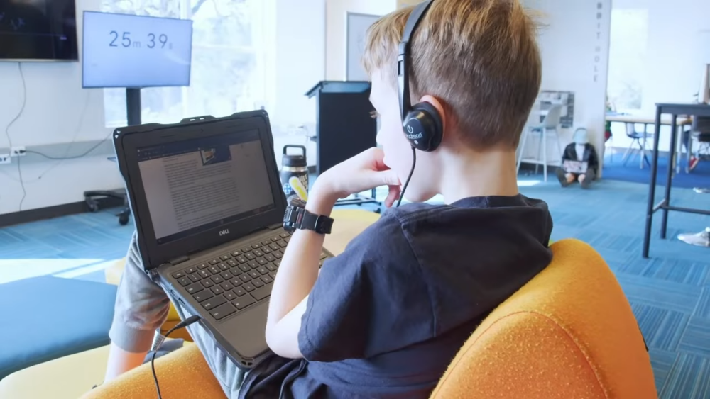 Alpha School創立於2014年,疫情後進一步全力將AI導入教學。