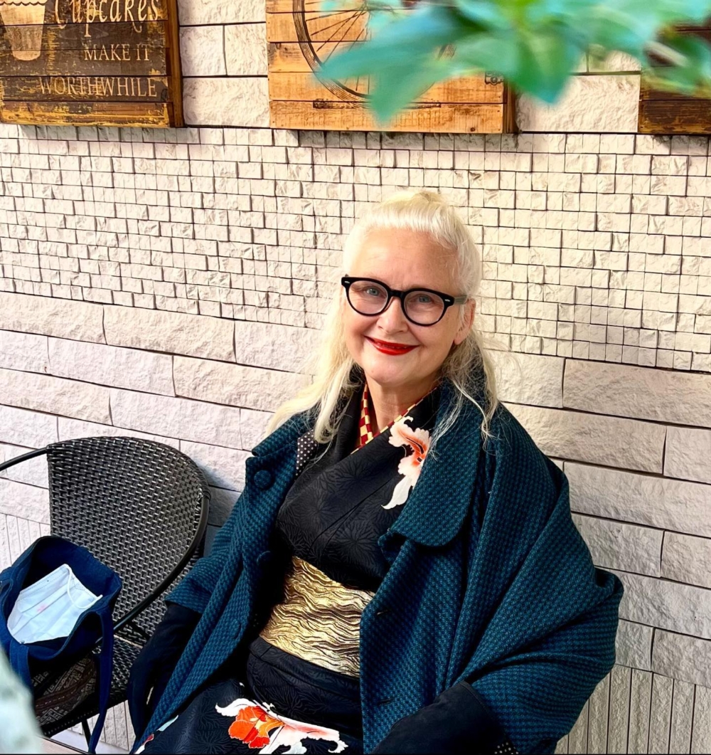 為了真正掌握和服的穿搭藝術，Sheila 還特地在專門學院進修傳統著裝技巧