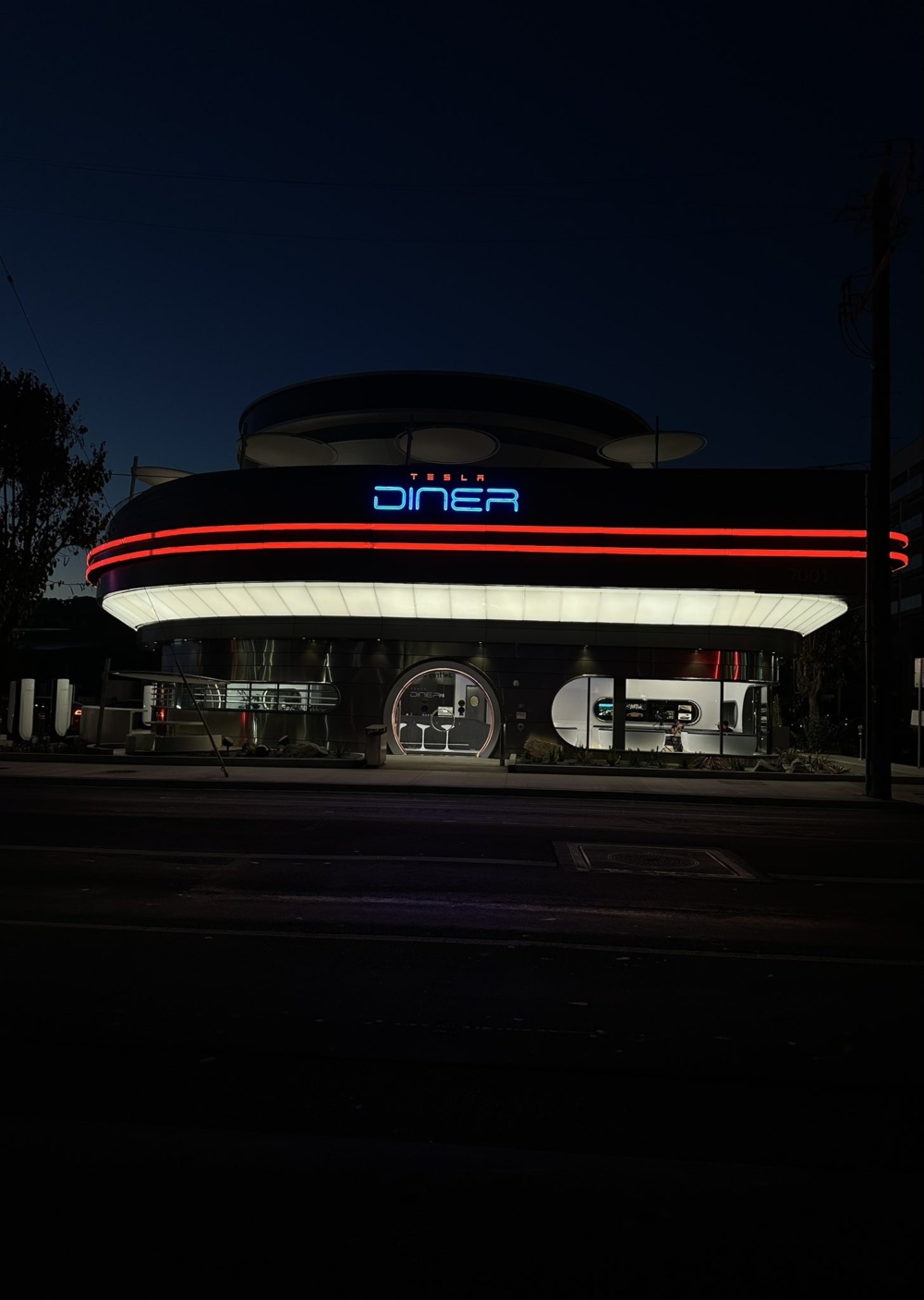 Tesla 品牌升級：從汽車製造商到生活方式品牌