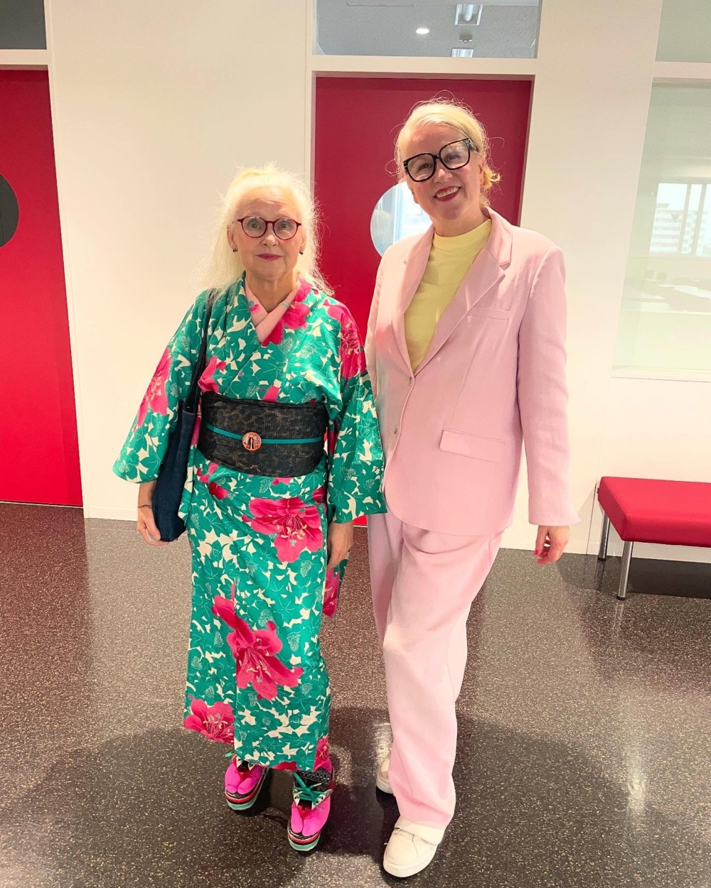 她也把和服穿進國際舞台