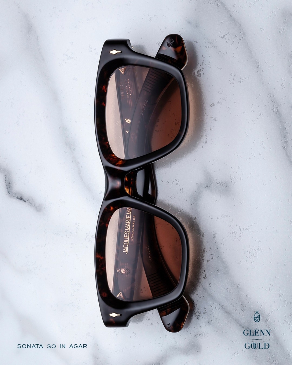 Jacques Marie Mage則讓復古風格墨鏡成為穿搭主角