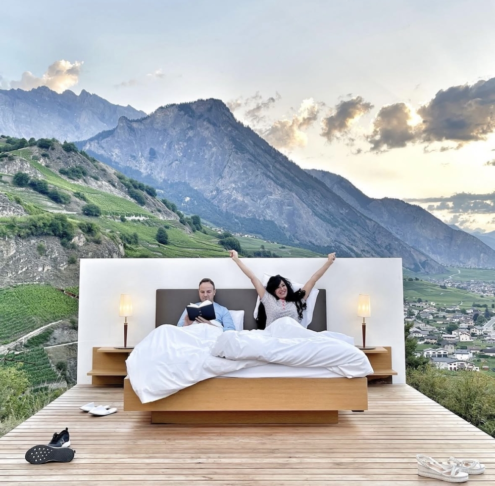 極簡設計由兄弟檔Frank和Patrik Riklin發想。