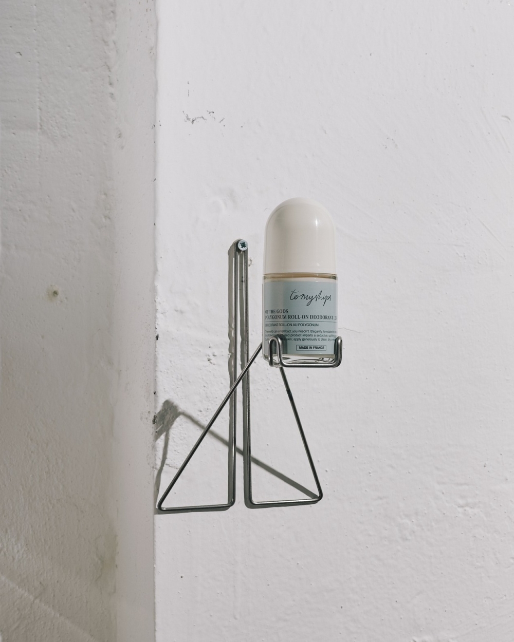 品牌特別邀請了曾為Loewe與Jo Malone調香的調香師Céline Barel參與配方設計