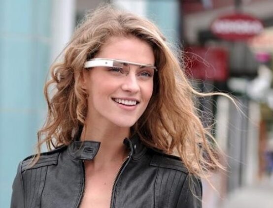 早在2013年，Google就曾做過智慧眼鏡「Google Glass」