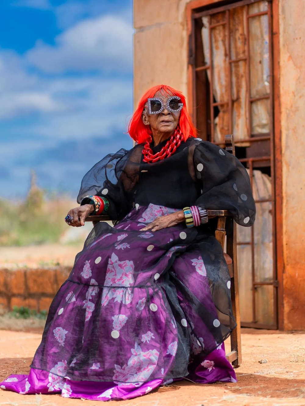 時尚無需年齡門檻，而她，就是最亮眼的證明。