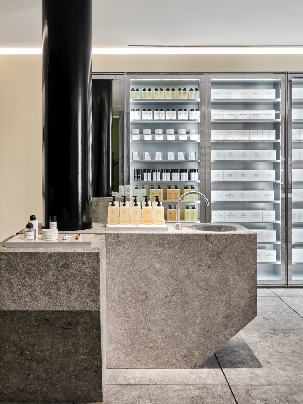 Byredo開設了全新概念店，將這座曾經是 Sala Dalmau 畫廊的歷史空間