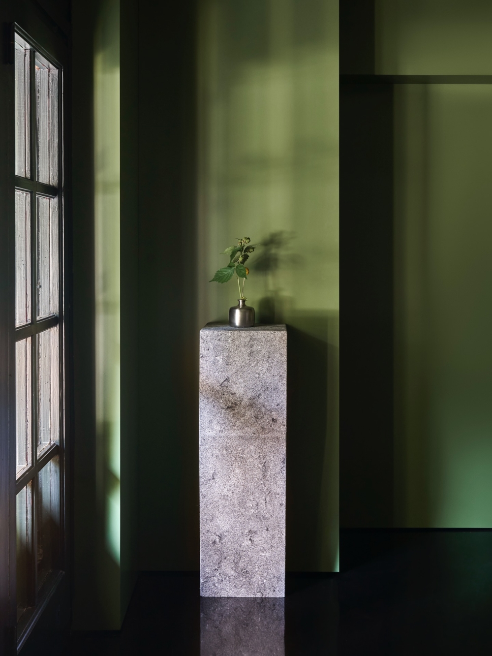 Byredo開設了全新概念店，將這座曾經是 Sala Dalmau 畫廊的歷史空間