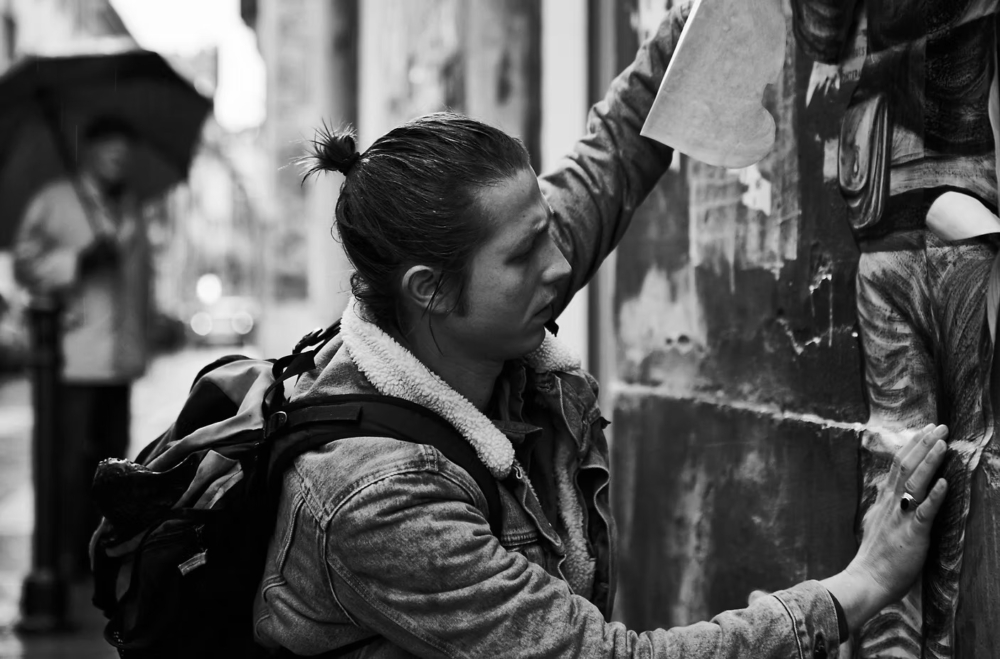 誰是這位被「親掉」的藝術家？