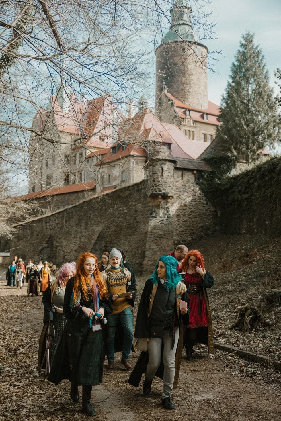 穿梭於傳統與創新之間，感受時空交錯的魔法氛圍。