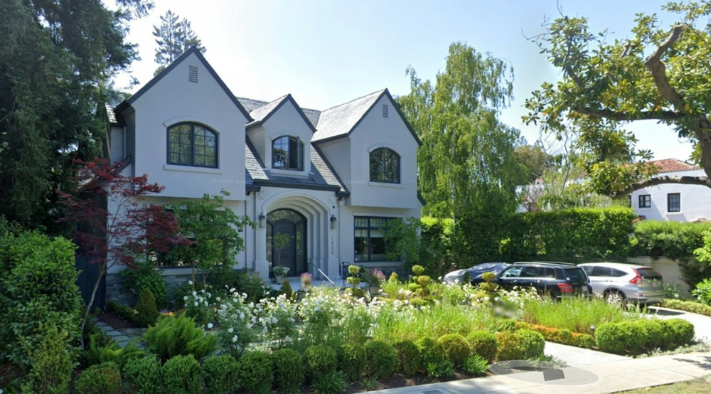 Mark Zuckerberg 將新月公園的埃奇伍德路(Edgewood Drive)和漢彌爾頓路(Hamilton Avenue)變成了他的私人地產遊戲版圖