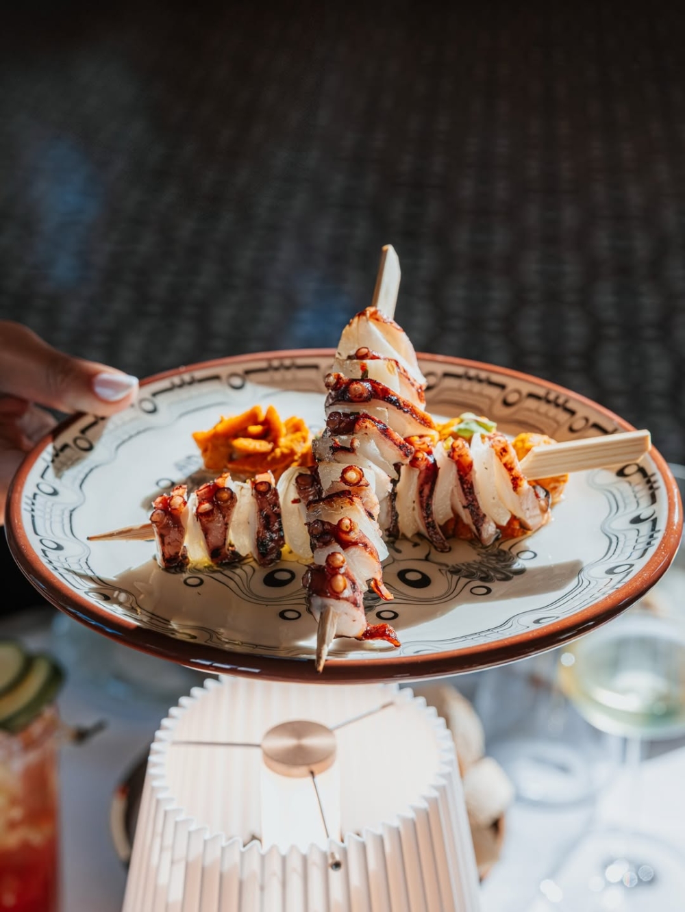 Xtian餐廳與家具細節。