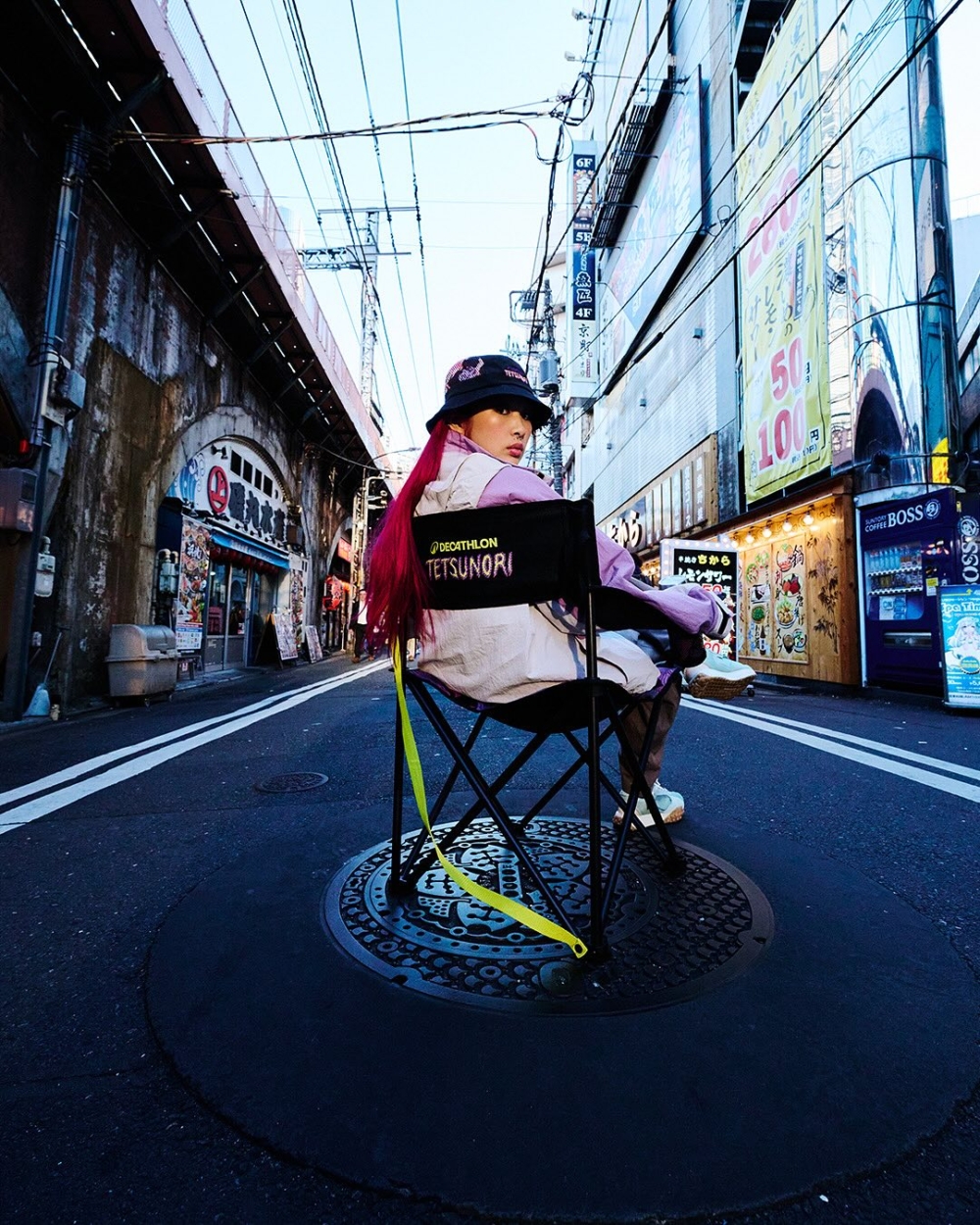 先前也與日本藝術家俵谷哲典 Tetsunori Tawaraya合作