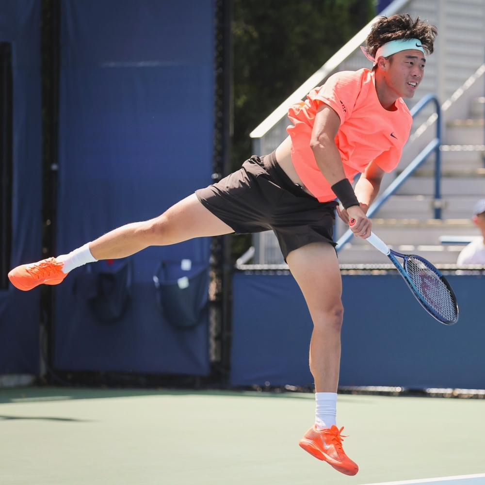 父母從事教育工作:你提到父親為學校校長、母親為老師